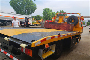 台前附近拖车电话号码服务