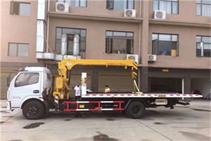 台前附近汽车轮胎更换