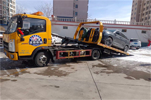 台前救援拖车费用怎么算